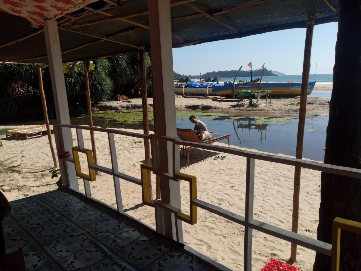 פטנם Bridge Inn Beach Huts מראה חיצוני תמונה